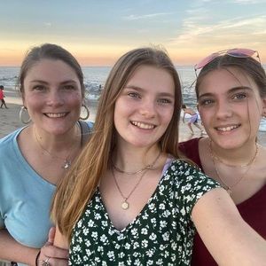 Meet your Posher, Libby